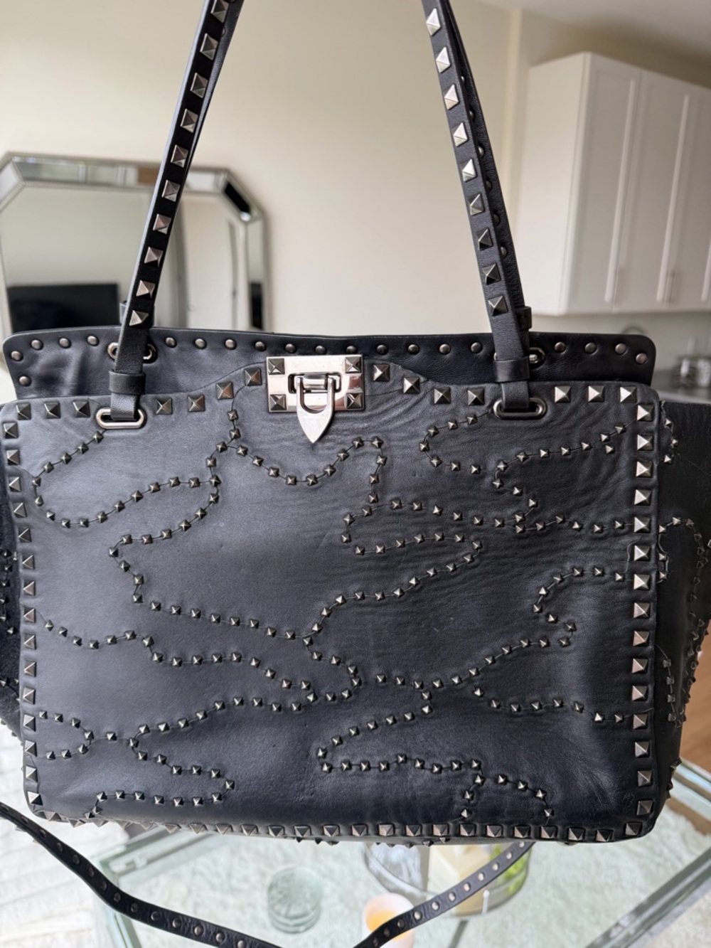 Limited Edition Valentino Rockstud Tote - Picture 3 of 9